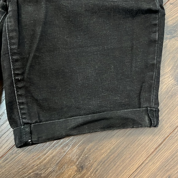 Black Bermuda Shorts - Picture 9 of 9